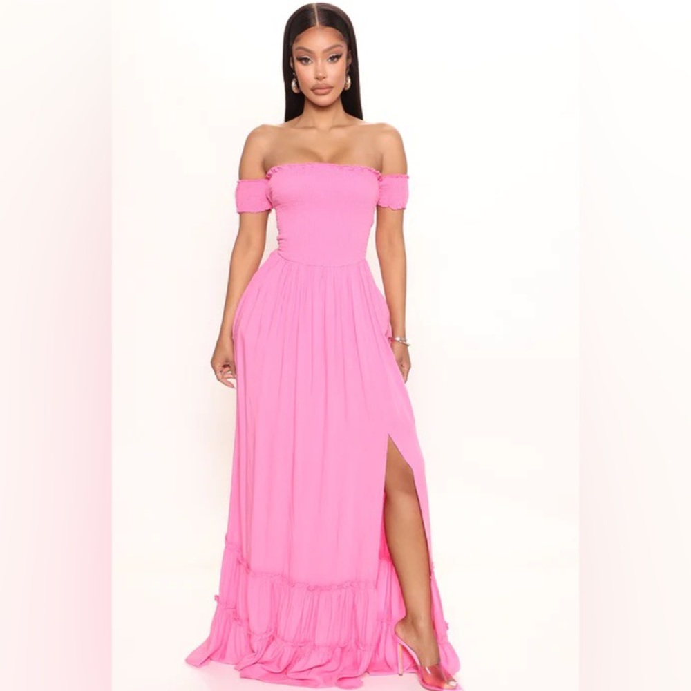 SOLD OUT ONLINE‼️Fashion Nova Laurel Off The Shoulder dress